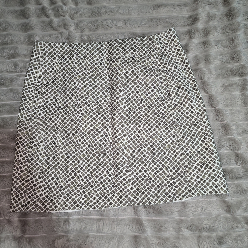LOFT Black and White Geometric Mini Skirt